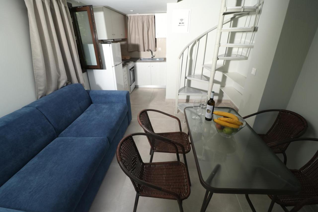 Apartment Yiannis Rania Polychrono