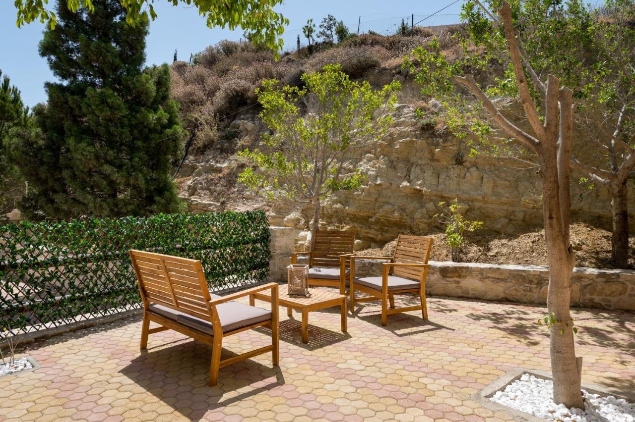 Alexandros Villa *