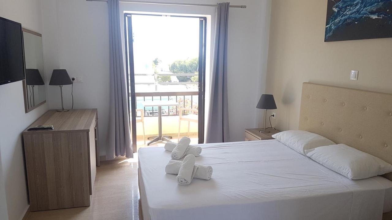 Prassino Nissi Hotel 2*
