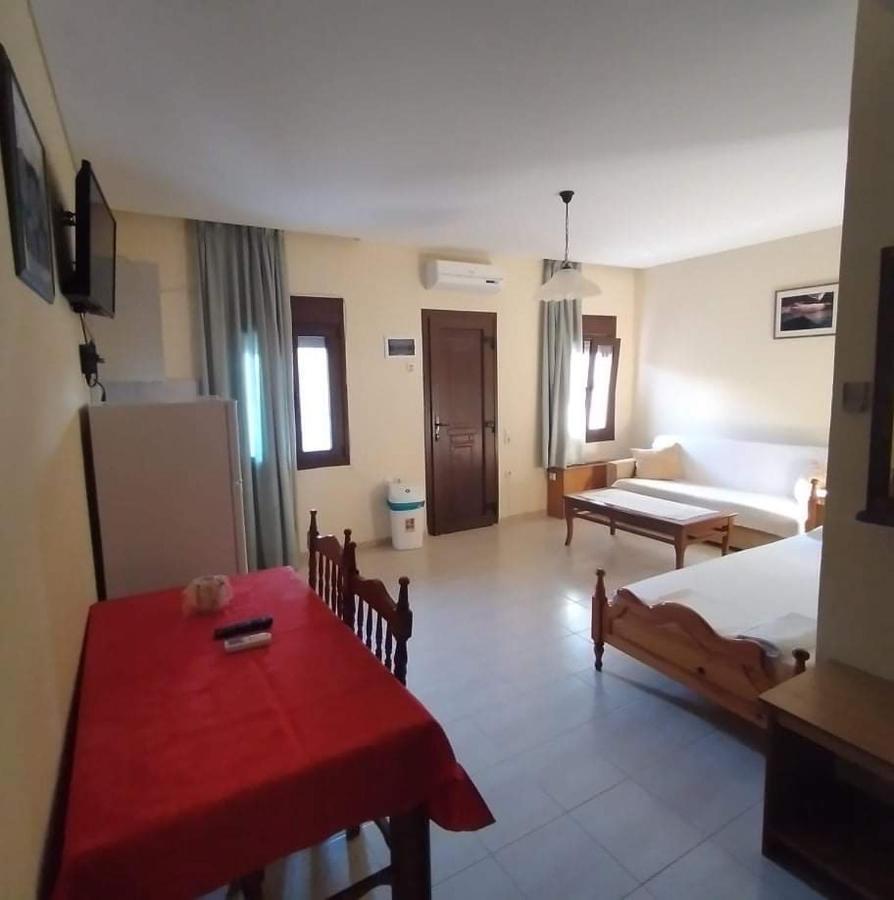 Apartment Ta Kalamakia
