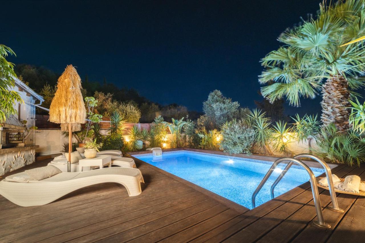 Ark Luxury & Private *