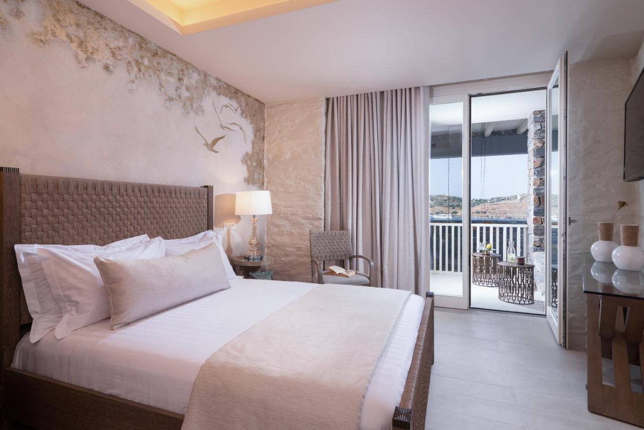 Ydor & By Sandglass Hotel