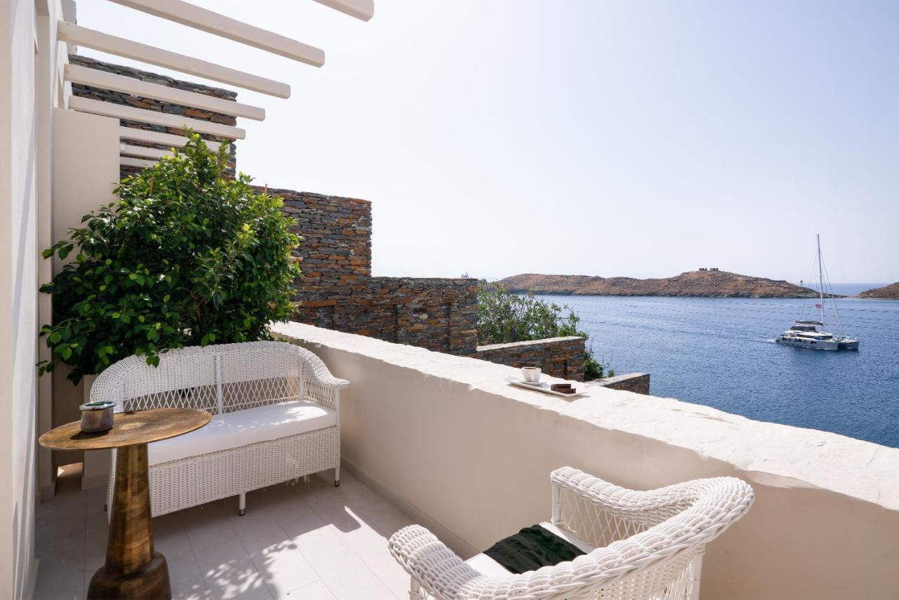 Ydor & By Sandglass Hotel