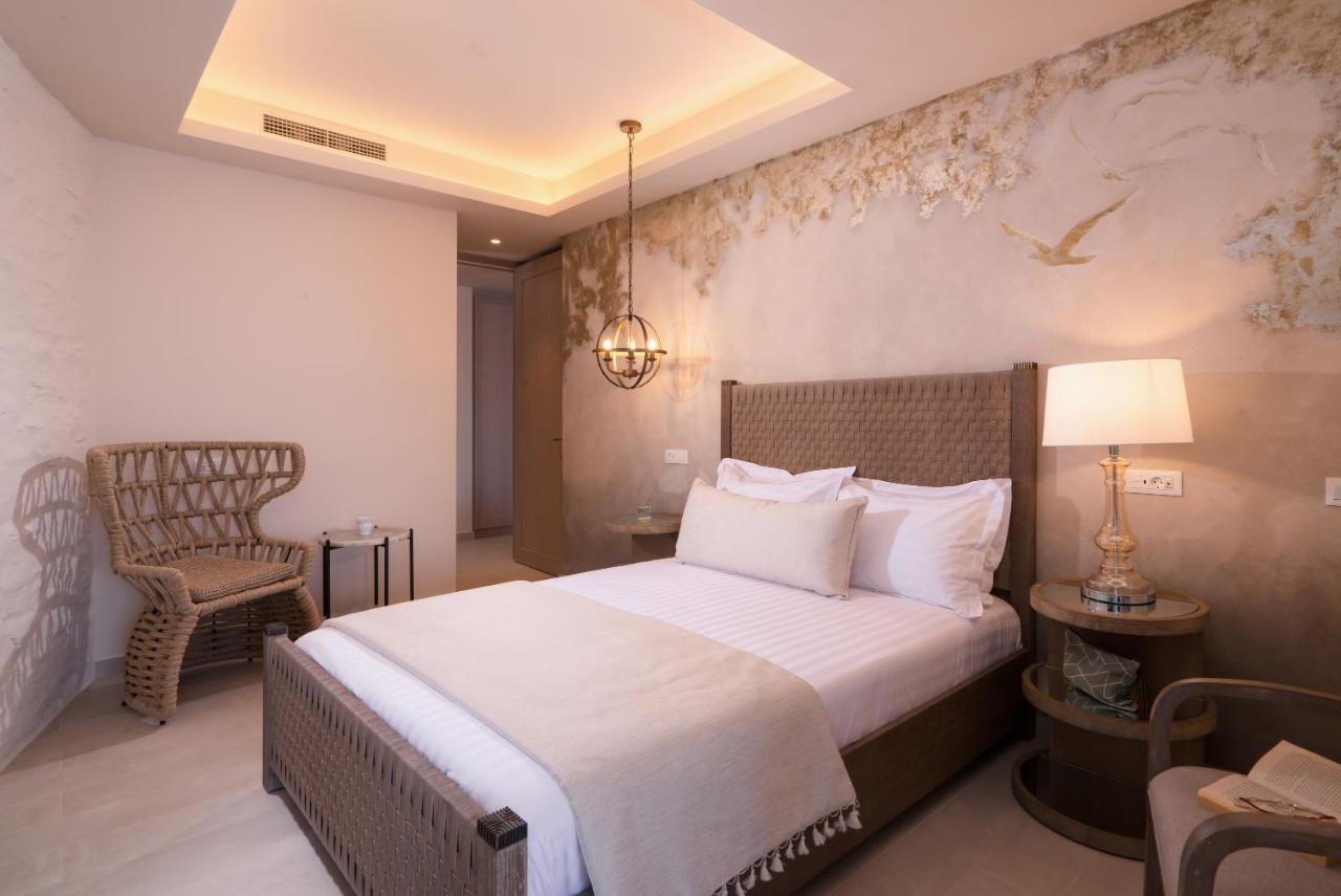 Ydor & By Sandglass Hotel Vourkari