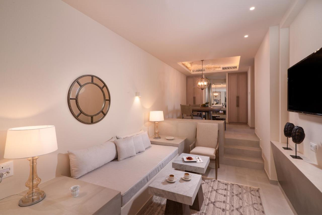 Hotel Ydor & By Sandglass Vourkari