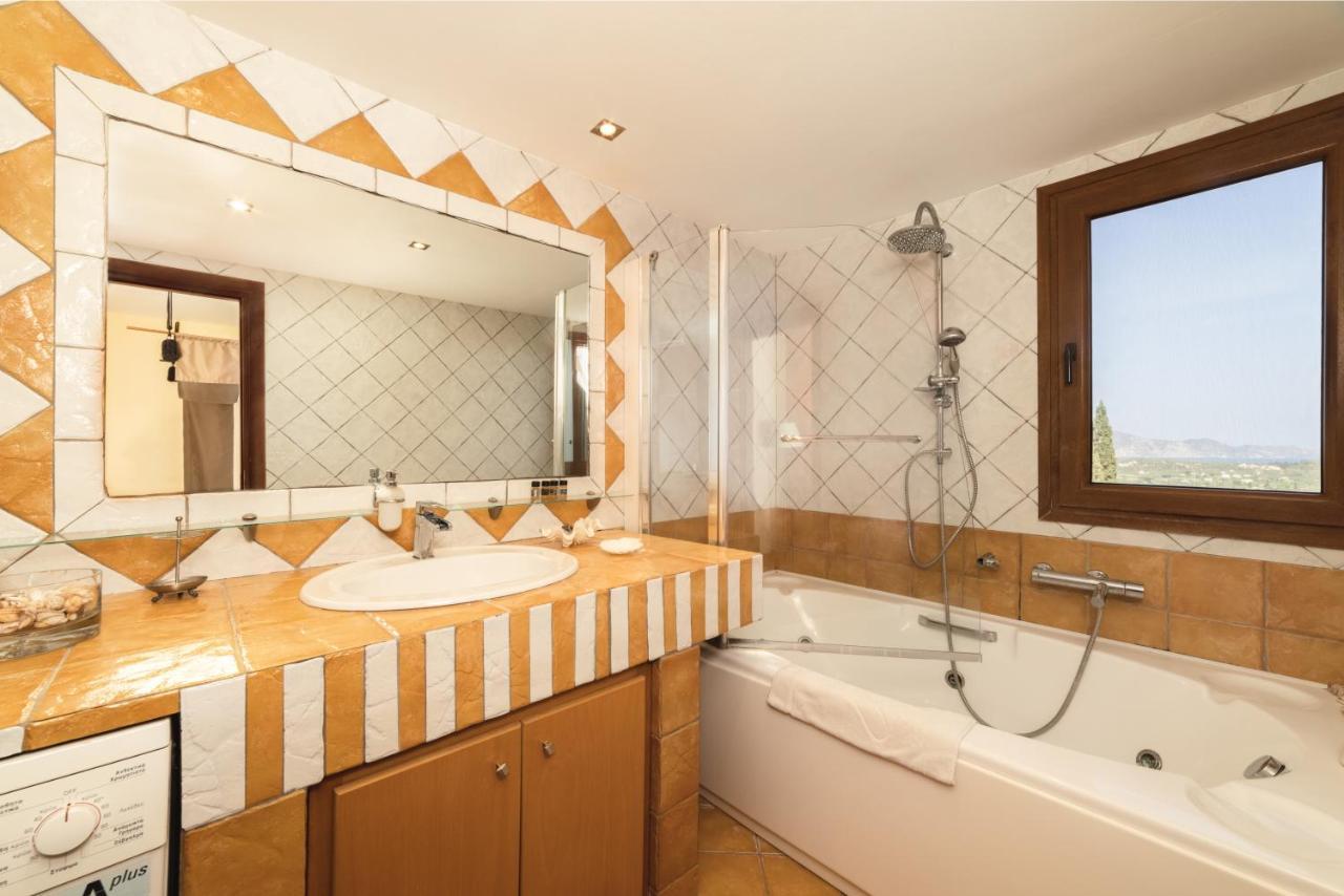 Ark Luxury & Private *