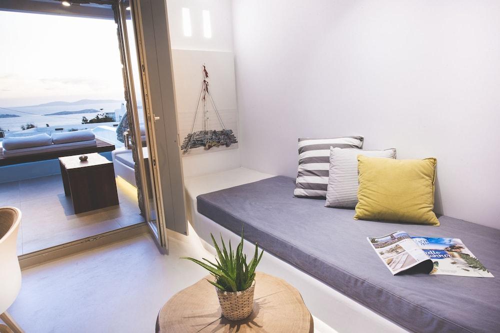 Adel Private 4* Mykonos Town
