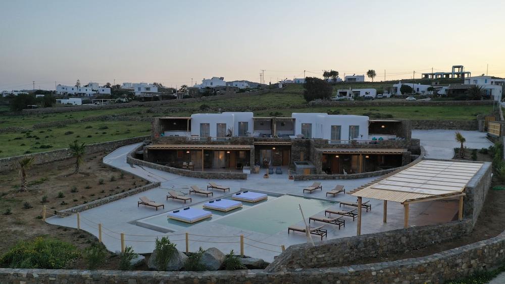 Hotel Myconian Crown Kalafatis