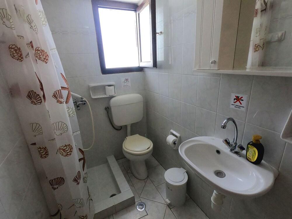 Thea Guest house 3*