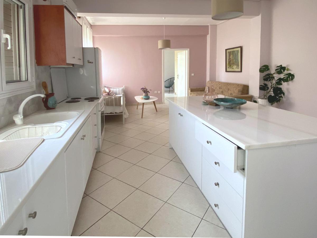 Sea Breeze Beach Apartment Kalamata