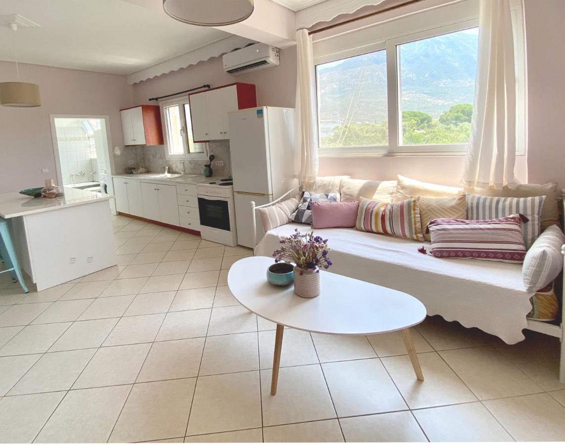 Apartment Sea Breeze Beach Kalamata