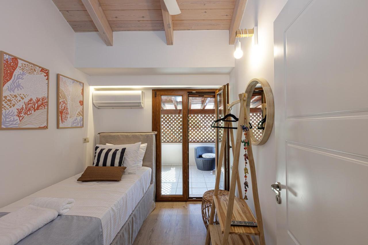 Seashell -wonderful Newly Renovated On The Villa Galatas (Chania)