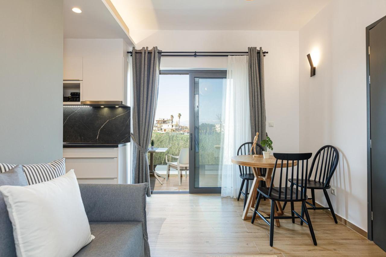 Eleven Boutique 4* Stavromenos