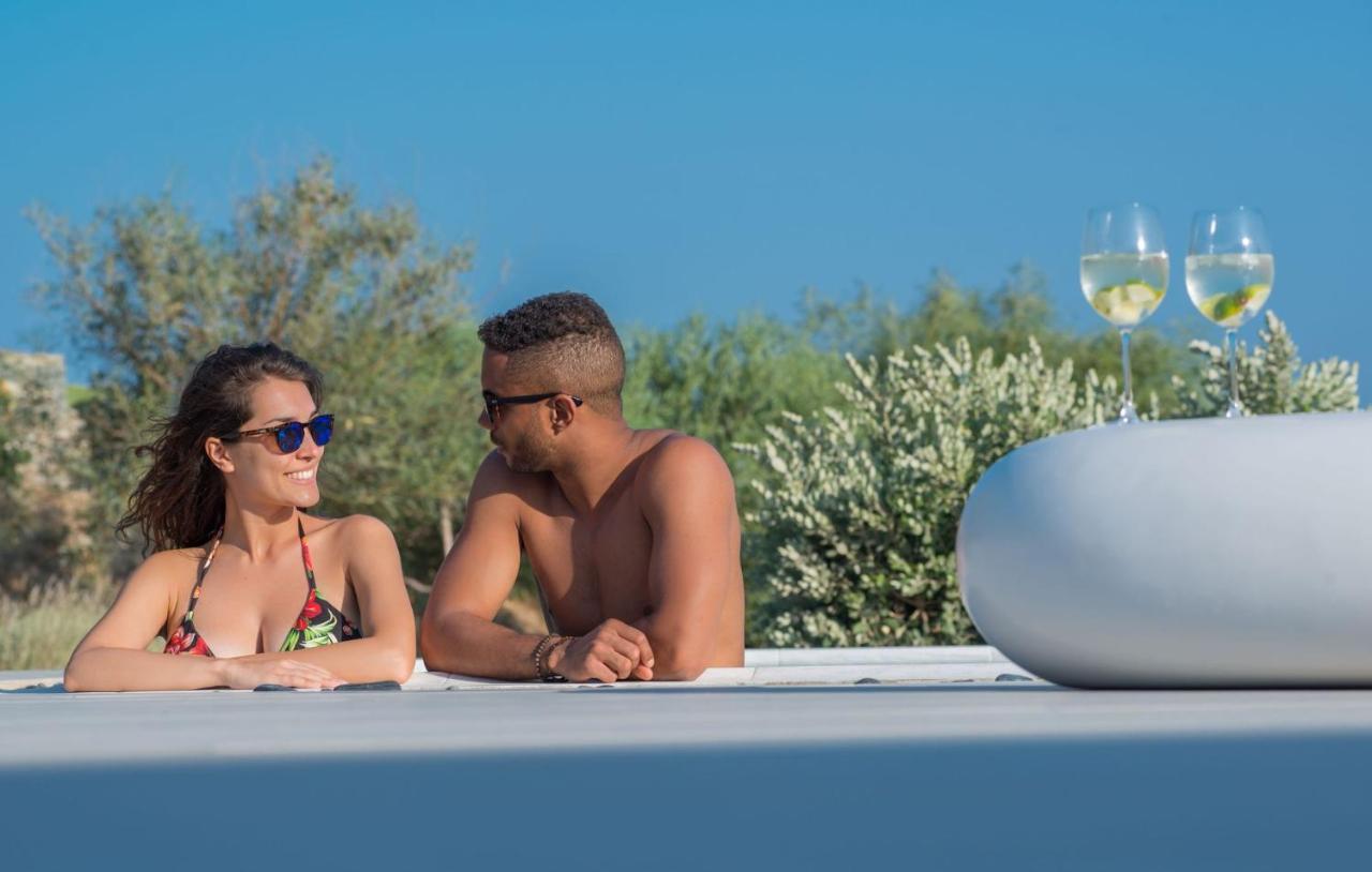 Grand Villa With Sea View And Private Pool Up To 8 Persons Apv Golden Beach Paros *