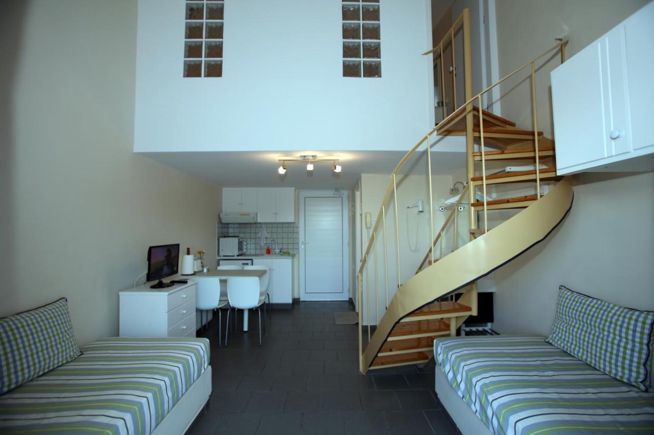 9 Muses Aparthotel *