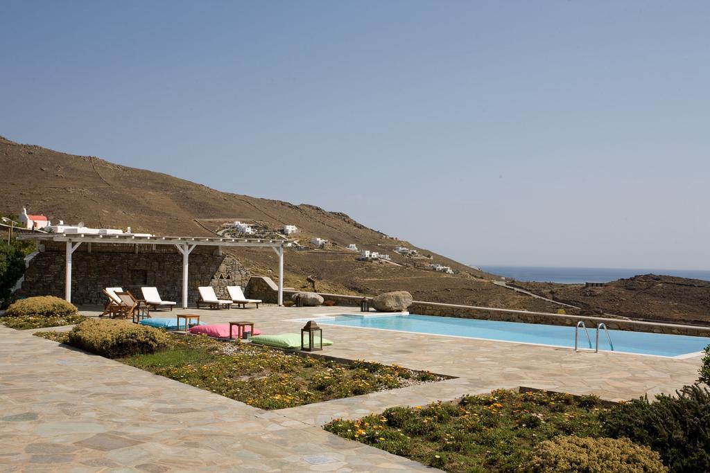 Yakinthos Aparthotel