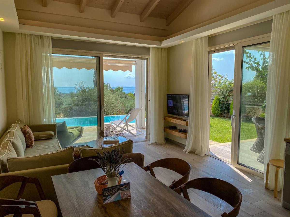 Aparthotel La Riviera Seaside & 4*