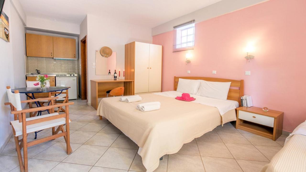 Amversa's House Aparthotel *