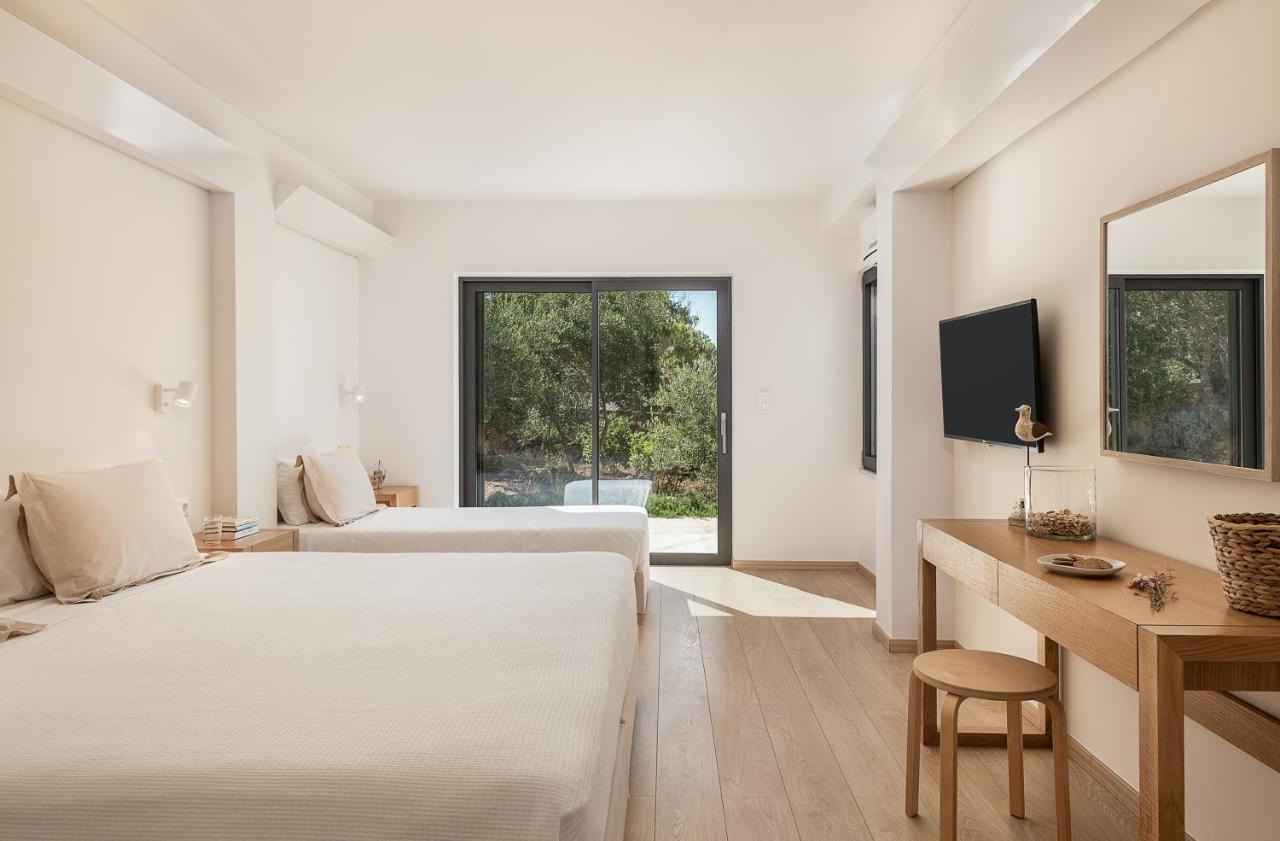 Myrtia House *