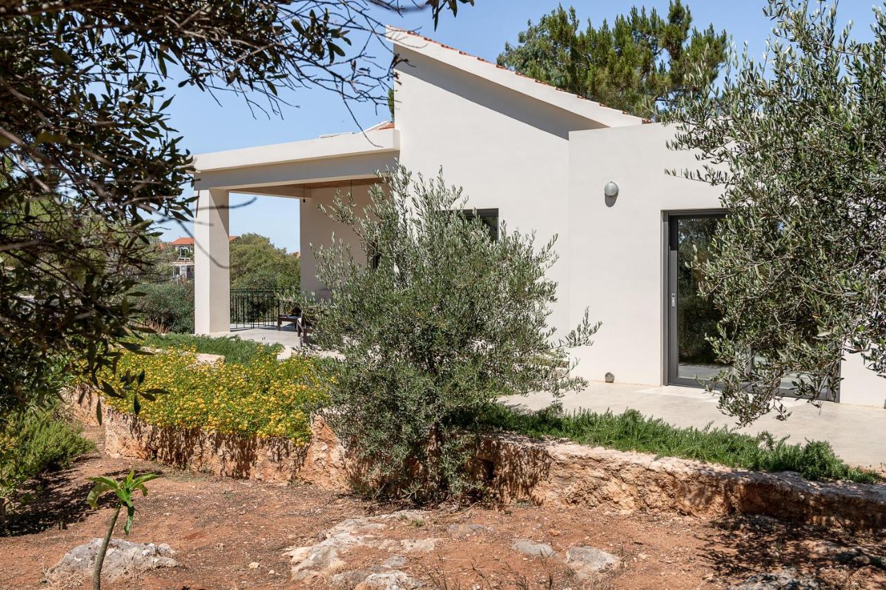 Villa Myrtia House *