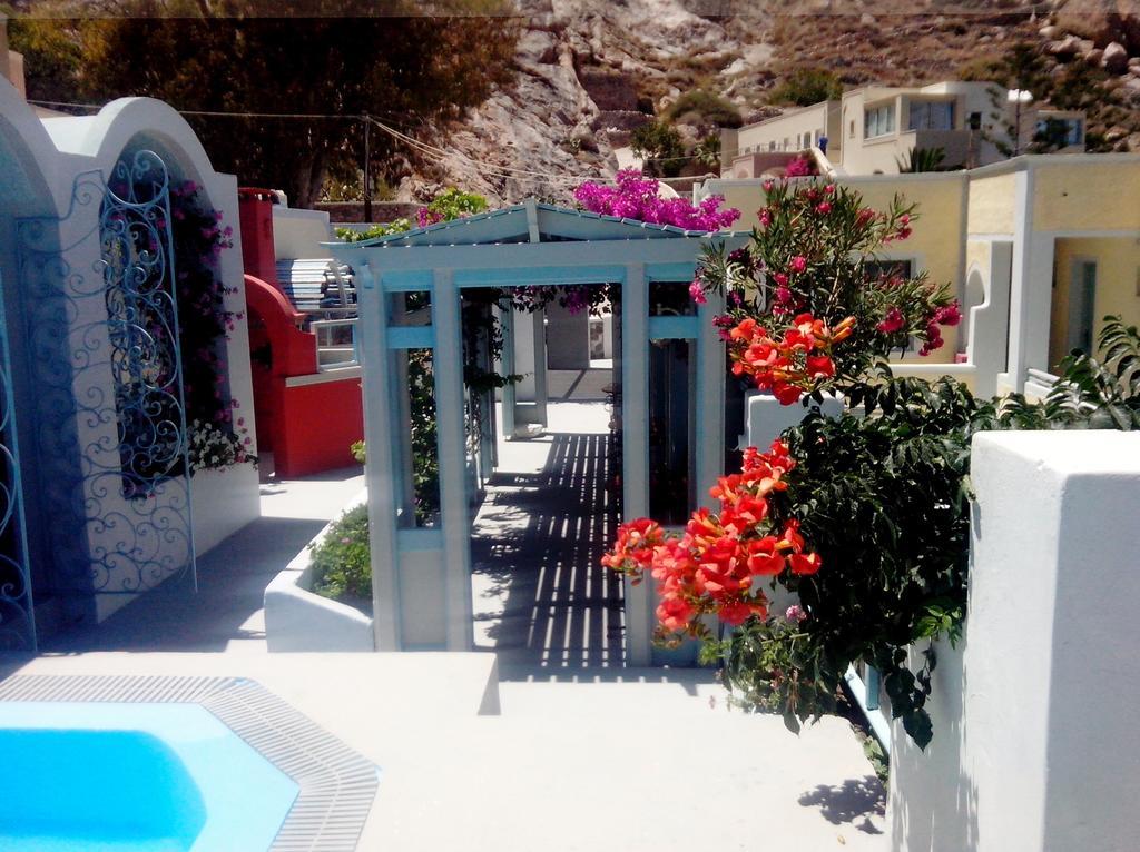 Anneta Kamari (Santorini)