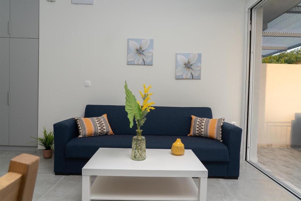 Tzortzi's Family Apartment *
