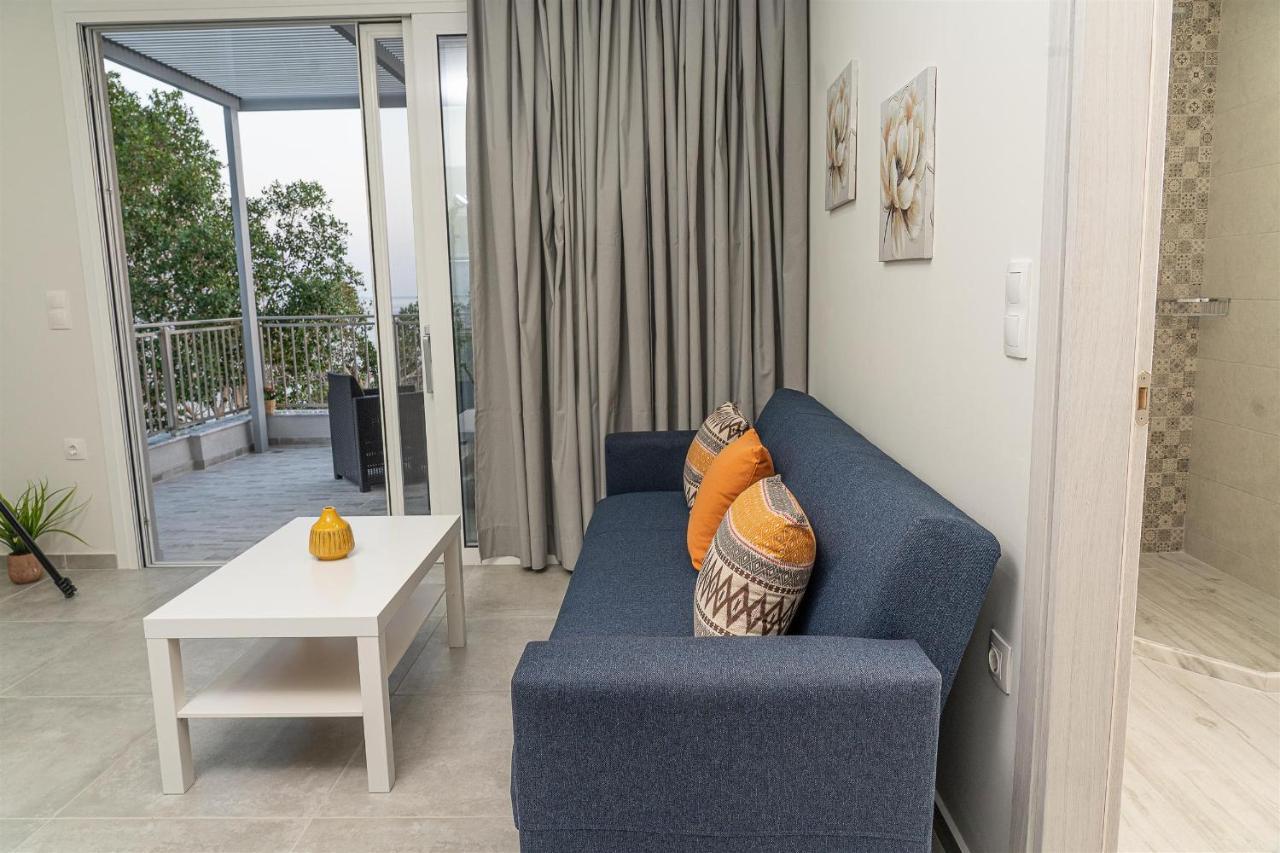 Tzortzi's Family Apartment *