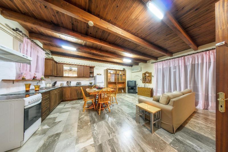 Borsalino & Apartment Laganas