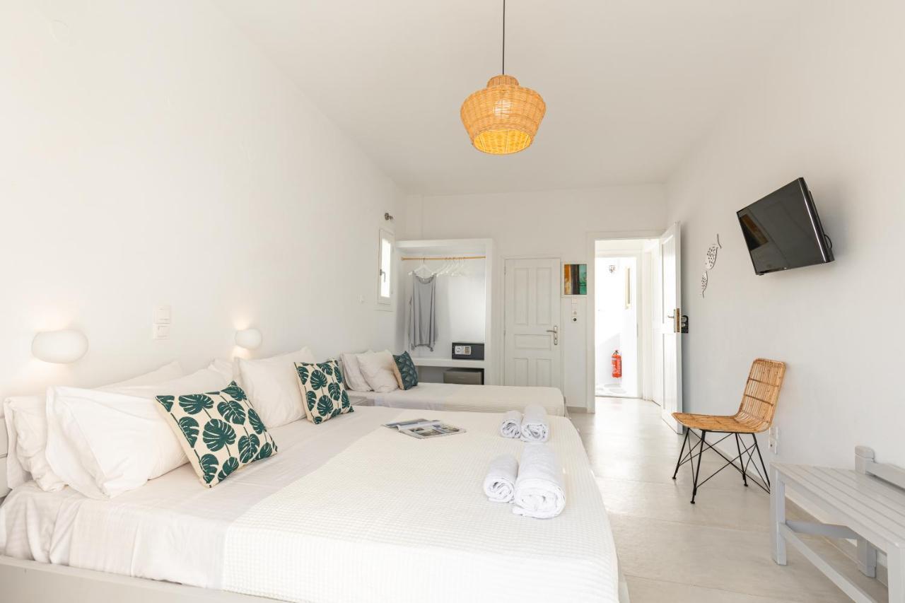 Hotel Akrotiri 3*