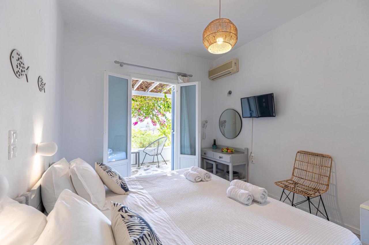 Hotel Akrotiri 3*