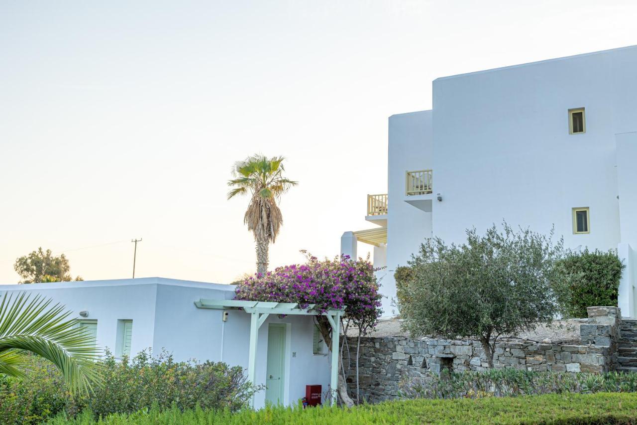 Akrotiri Hotel 3*