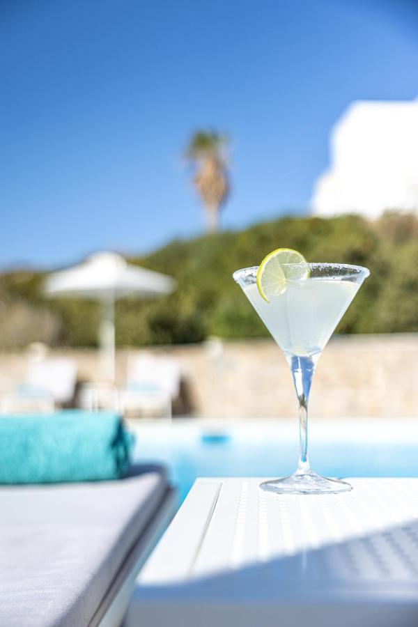 Akrotiri Hotel 3*