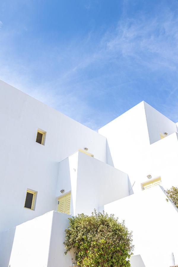 Akrotiri 3*