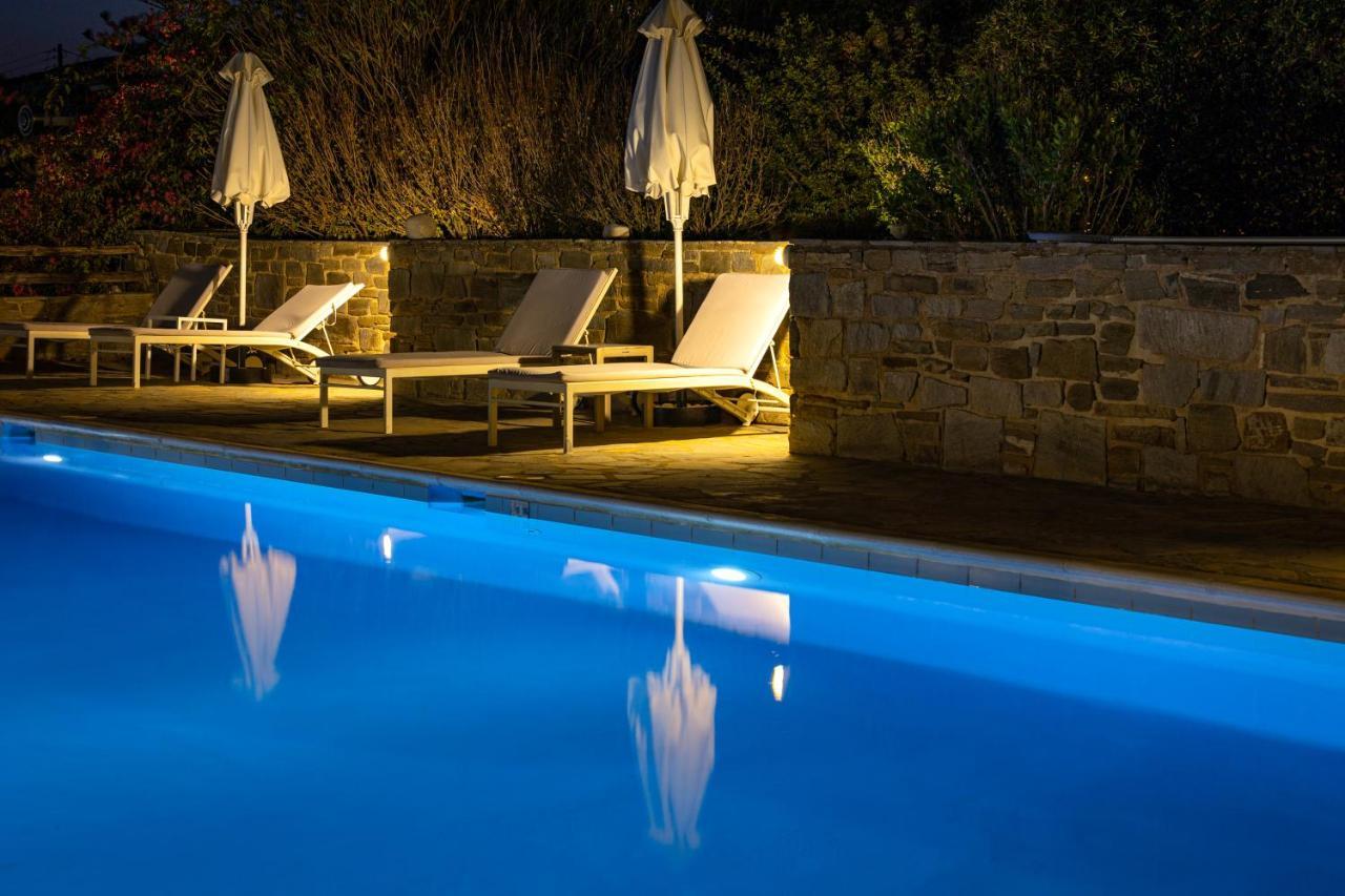 Akrotiri Hotel