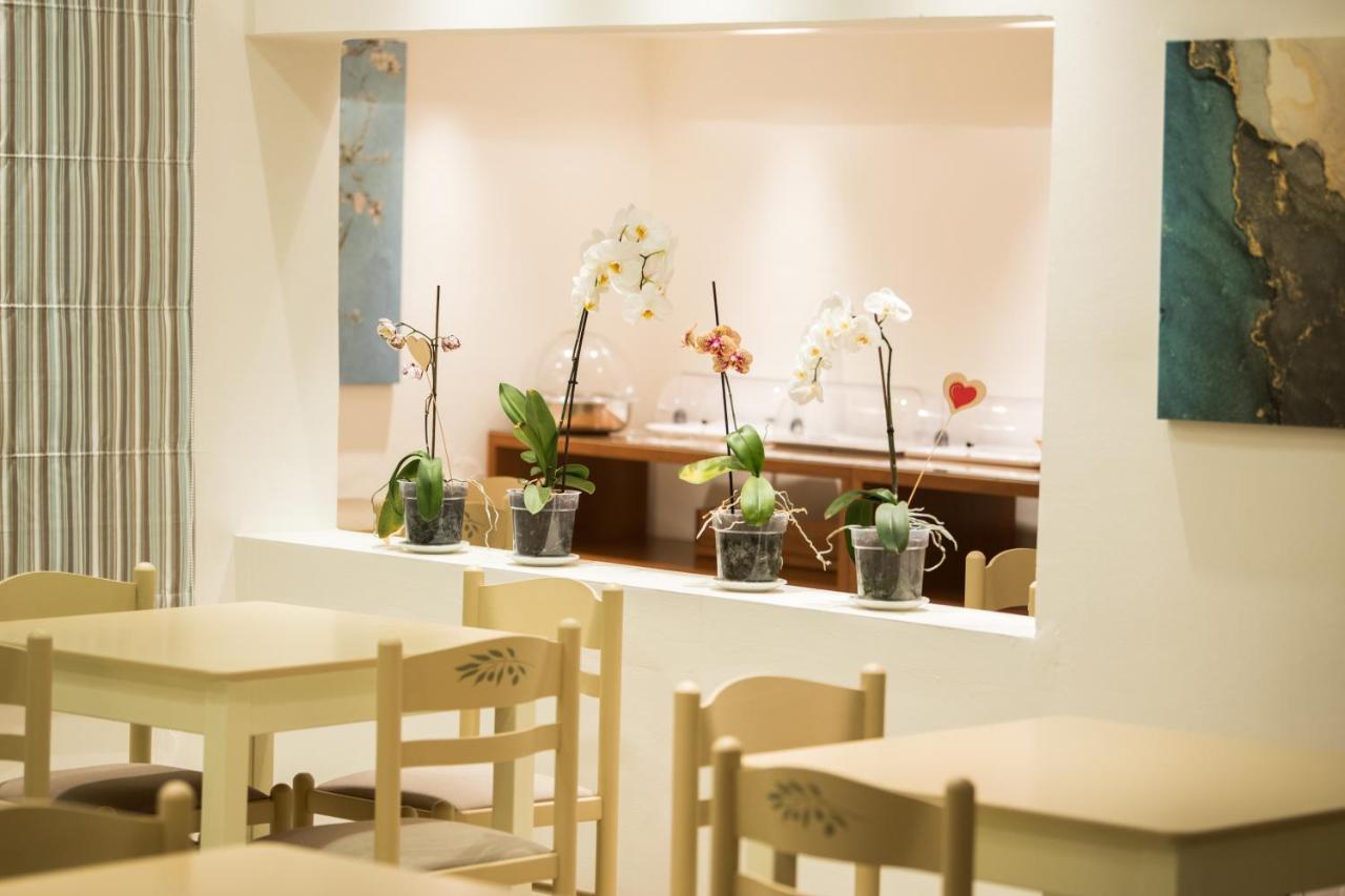 Hiona Hotel
