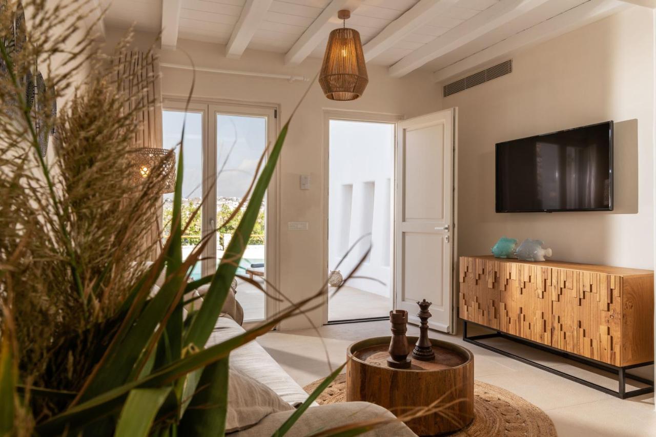 Villa Veneta & Mykonos Town