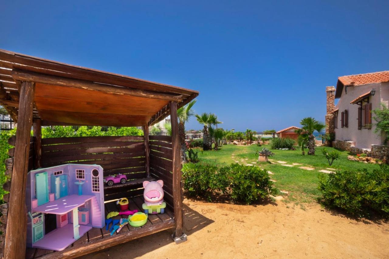 Villa Beachfront Homeleader *