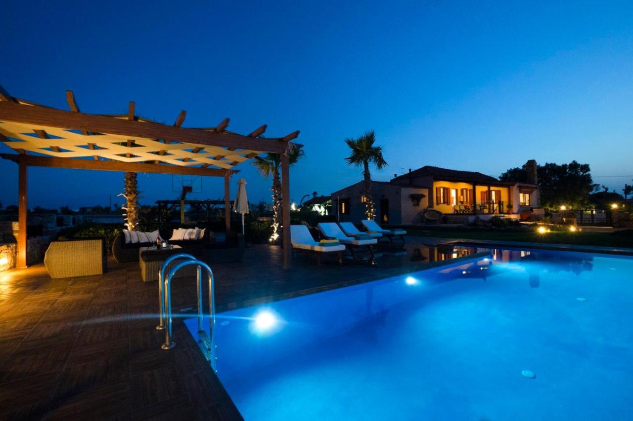 Villa Beachfront Homeleader Stavros (Crete)