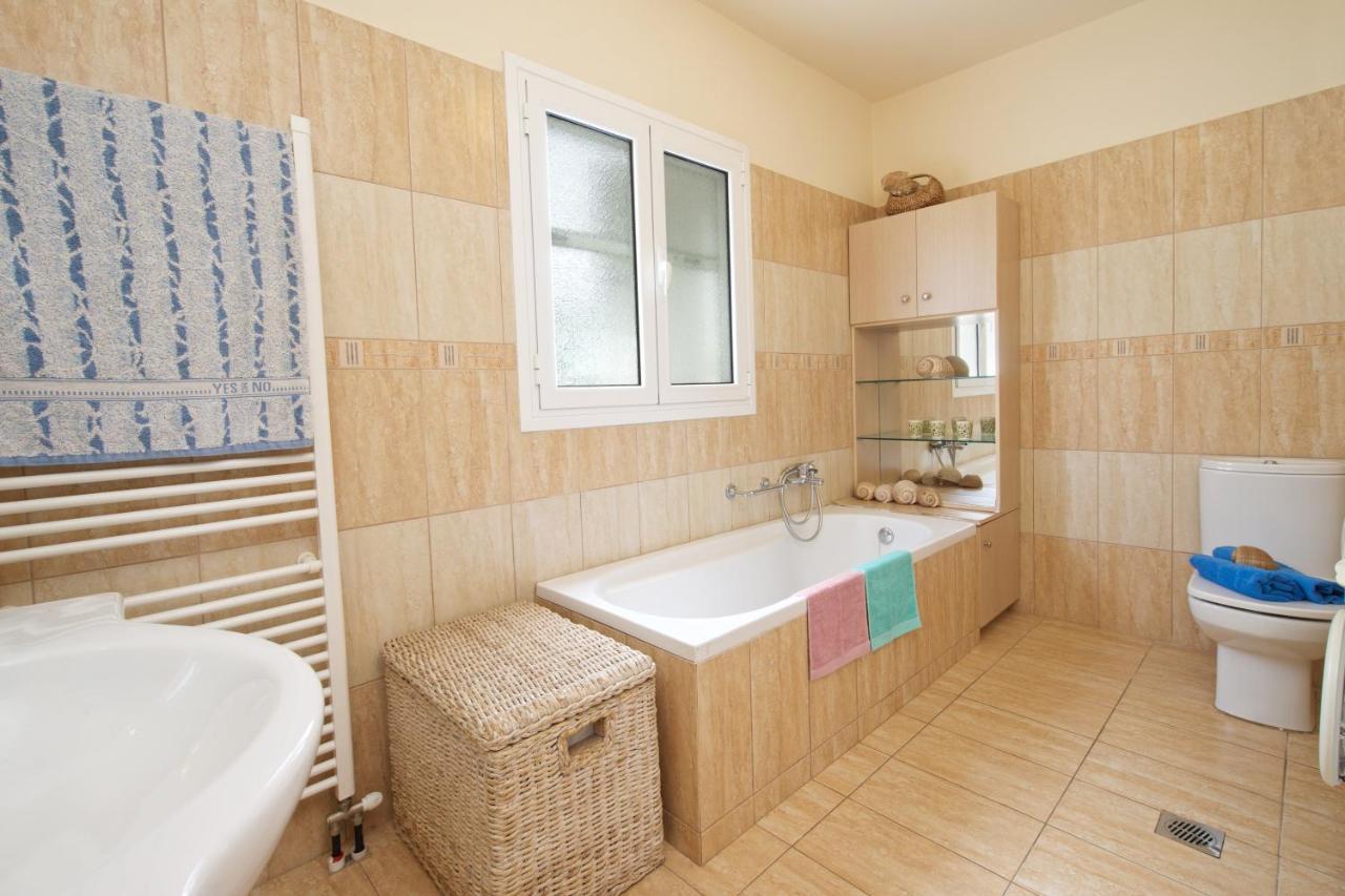 Stella's Place Holiday home Karavomylos