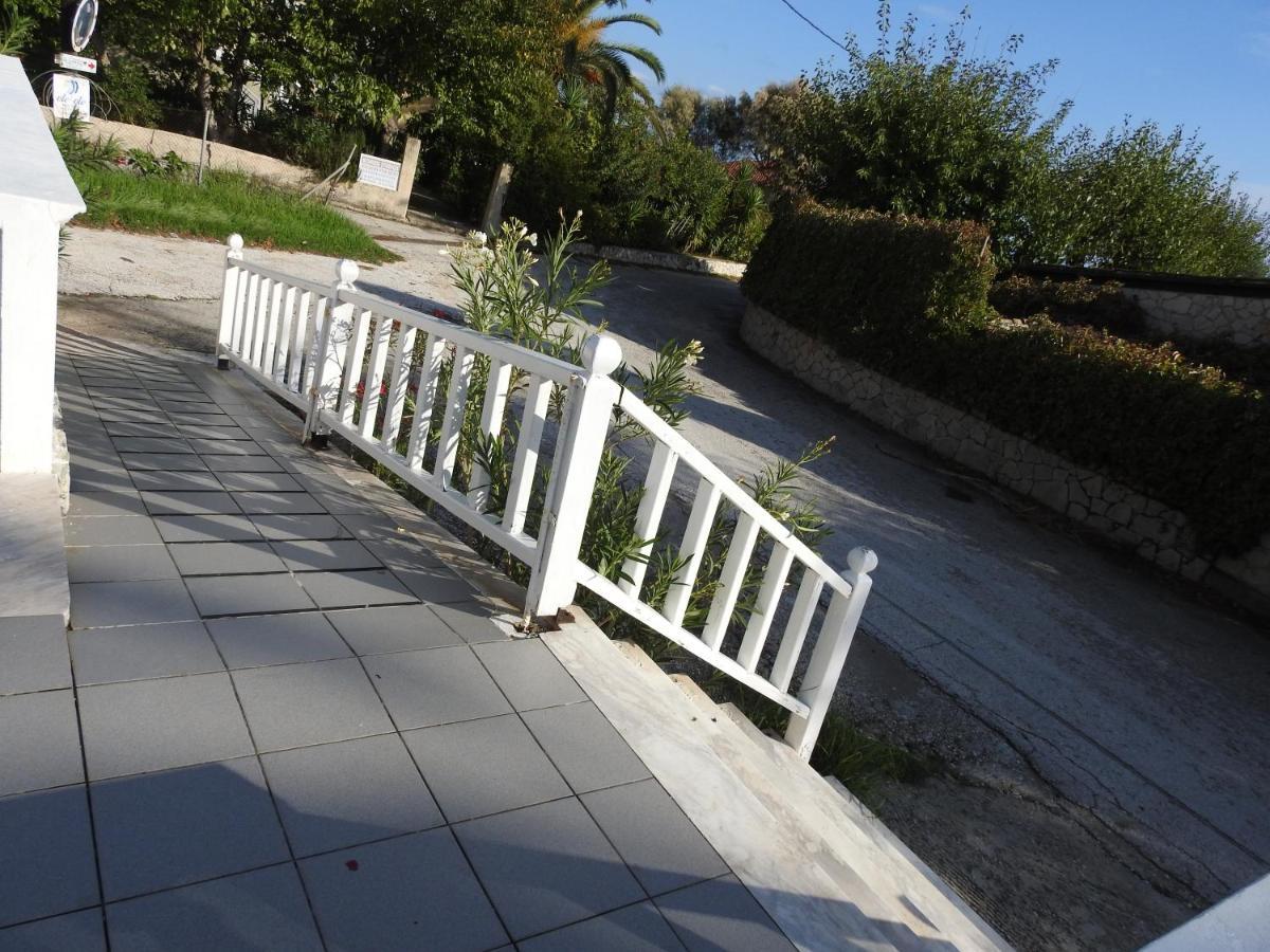 Nikos Aparthotel