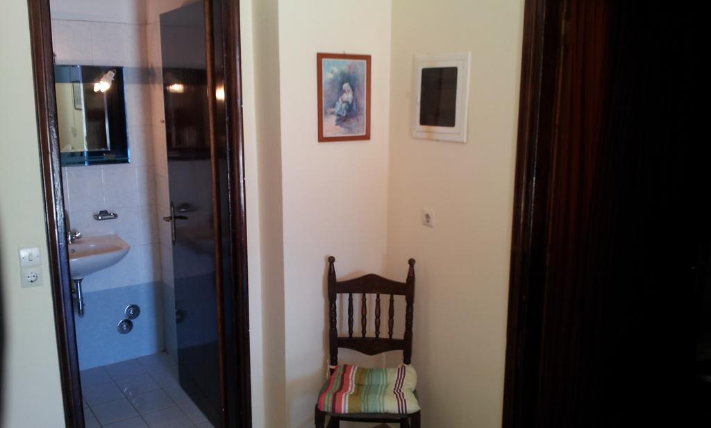 Canal D'amour Makris Apartment *