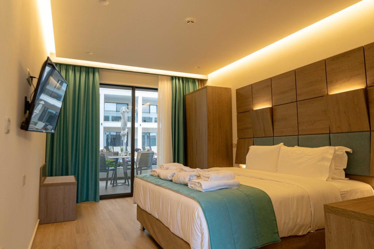 Mirror 4*