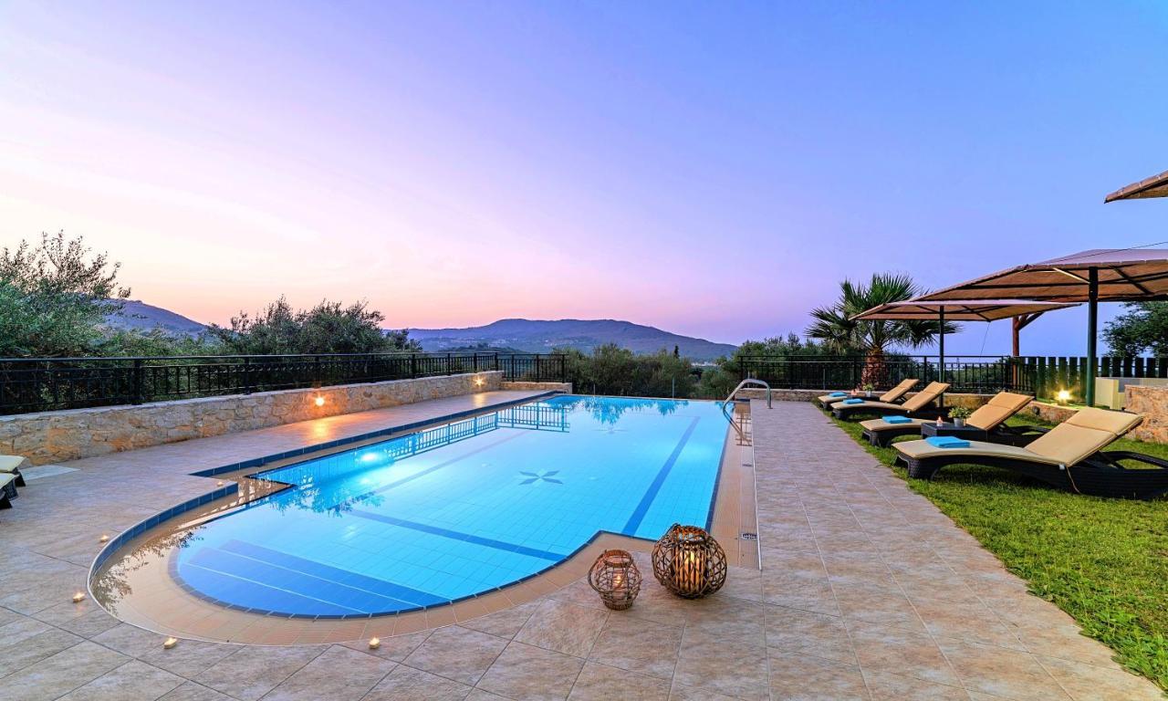 Stelios Private Pool Villa *
