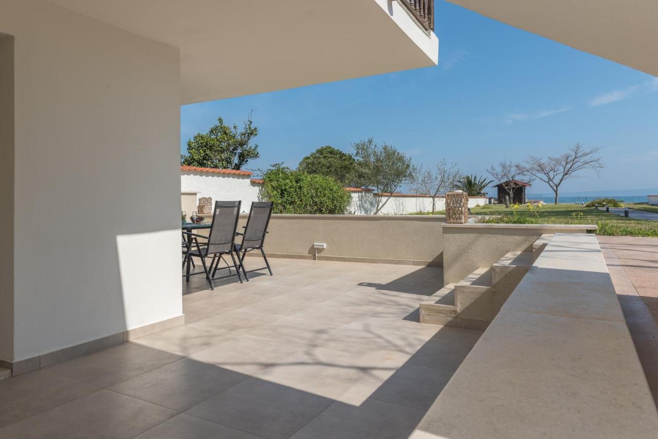 Arelia Beachfront Sea View Apartment *