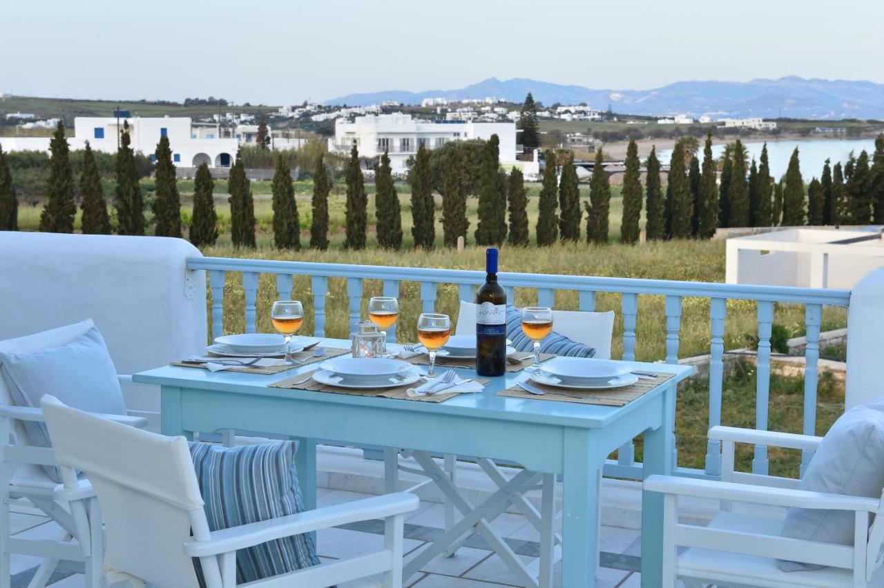 Tonia Paros * Chrisi Akti (Paros)