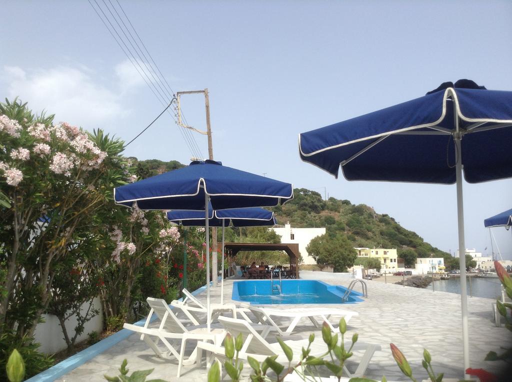 Haritos - Geothermal Hot Swimming Pool Hotel Mandraki (Nisyros)