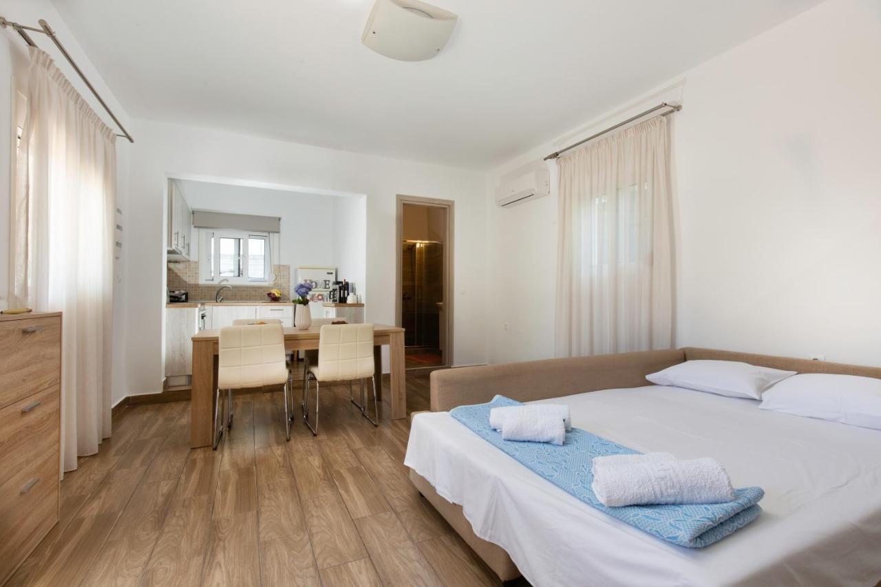 Holiday home Theros Luxury *