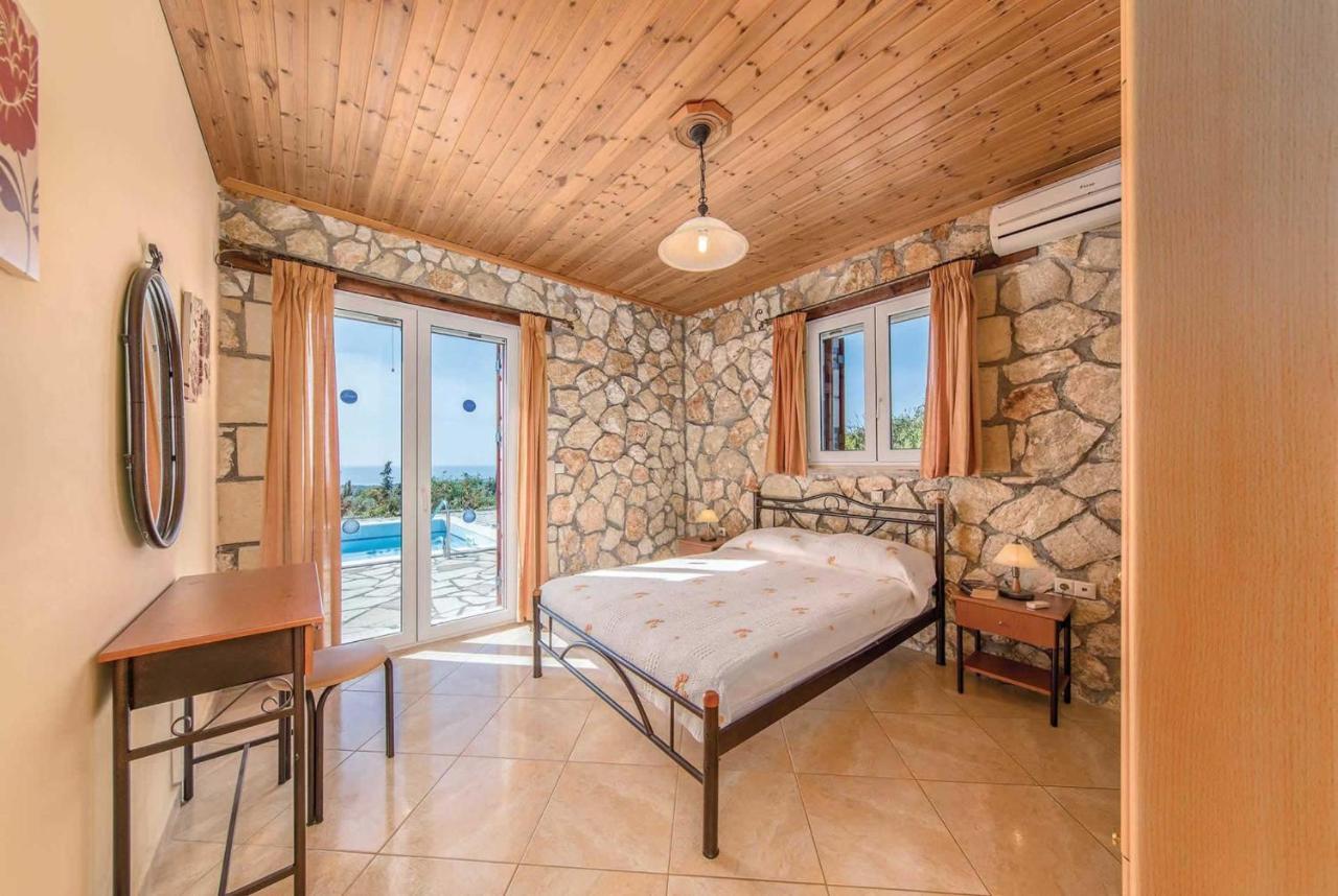 Violetta * Trapezaki (Kefalonia)