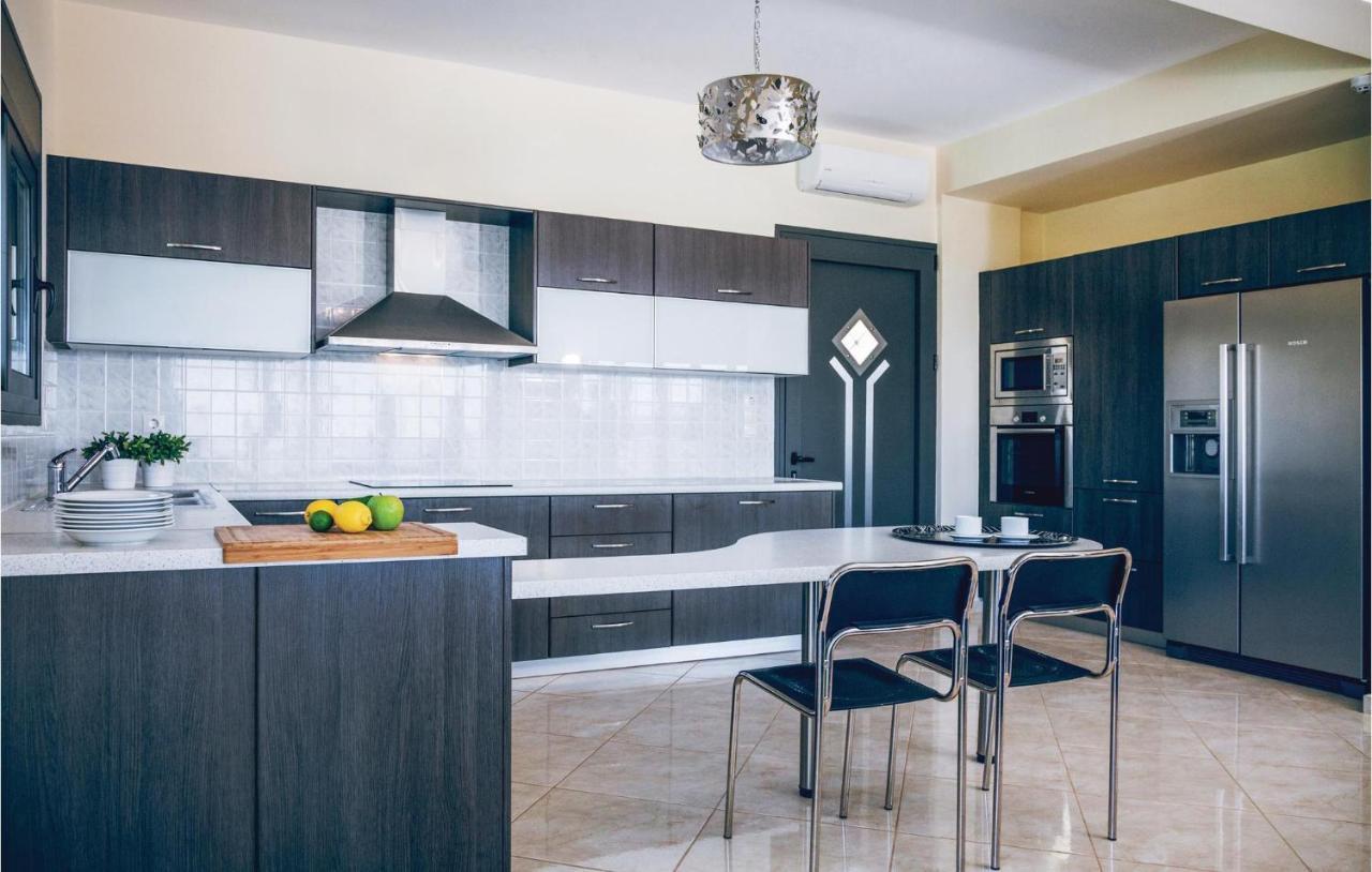 6 Bedroom Beautiful In Lasithi, Crete