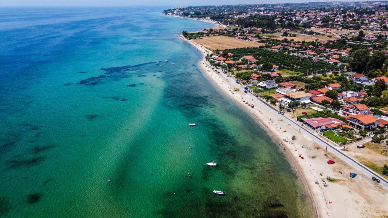 Galinis' Sea Front Apartment Nea Kallikrateia